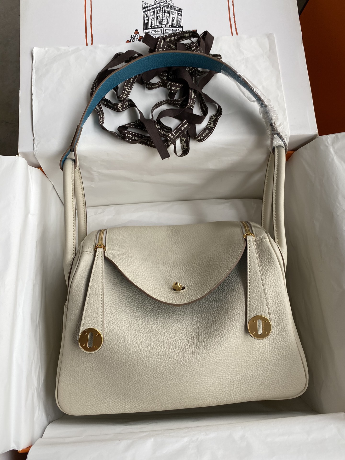 Hermes Lindy 30cm Handbag Shoulder Bag In White/Blue Clemence Leather